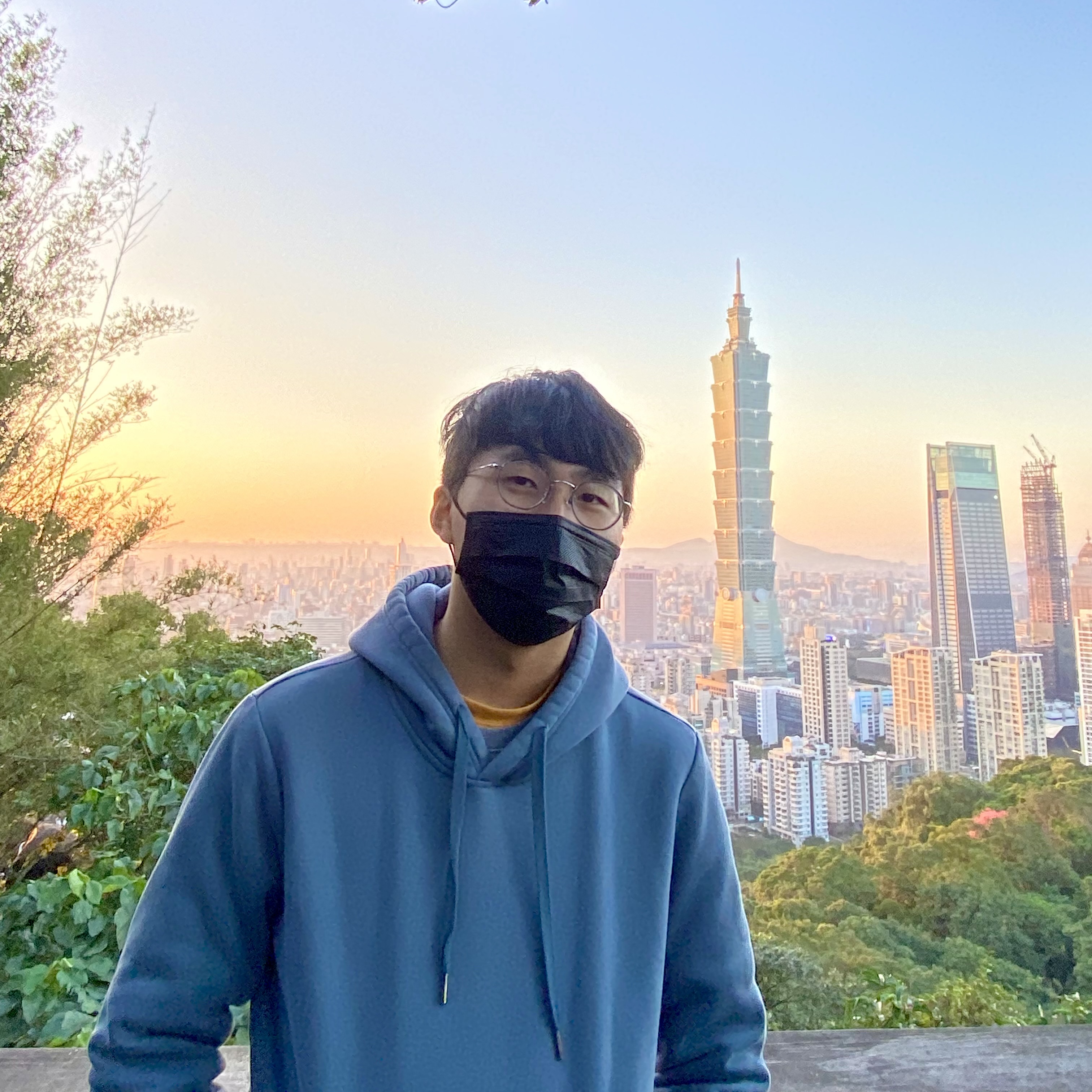 小羅的大頭照